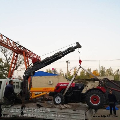 便宜好用的多功能液壓折臂隨車起重機 2噸折臂吊機安裝演示圖