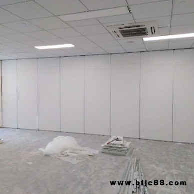 酒店大廳隔斷-云清閣移動隔斷生產廠家-宴會廳隔斷防火可移動