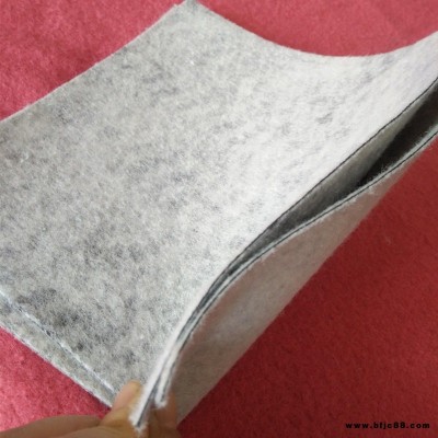 赤峰蓄水池防水復(fù)合土工膜 內(nèi)蒙古人工湖防滲膜規(guī)格 德州宇潤(rùn)定制兩布一膜  一布一膜