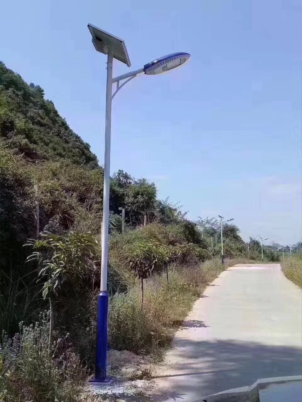 廠家直銷4米5米6米7米8米太陽能路燈庭院燈高桿燈新農村LED道路燈示例圖4